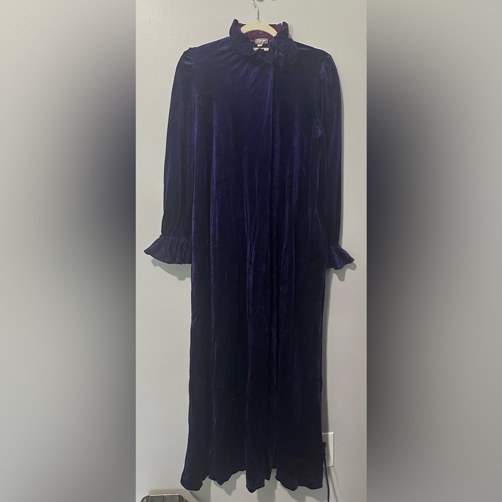 Vintage 80s R. Michael Alan Deep Purple Velour Dressing Gown Sz M